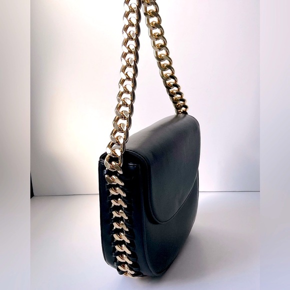 EXPRESS Woven Black/Gold Chain Frayme Style Flap Shoulder Bag NWOT - Picture 5 of 16